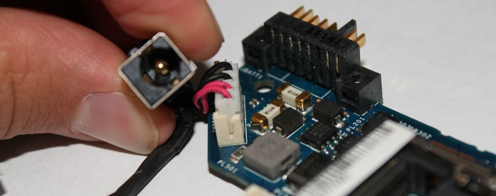 Reparación de conector de corriente portátil - Computer Chamberí